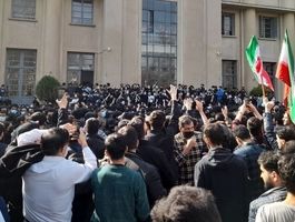  گروهی از دانشجویان دانشگاه شریف ممنوع‌الورود شدند